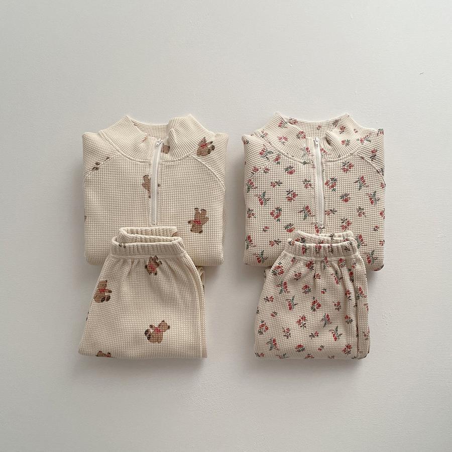 Korean version of baby boys and girls cartoon bear print casual hoodie set Waffle two-piece